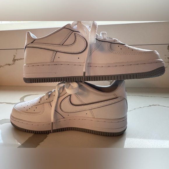 Nike Air Force 1 Low - White Wolf Grey (GS) - Picture 9 of 11